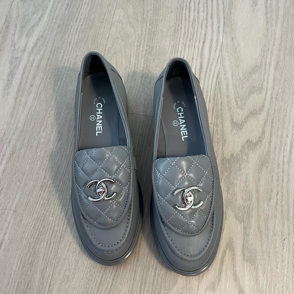 CHANEL grey leather loafers - size 39